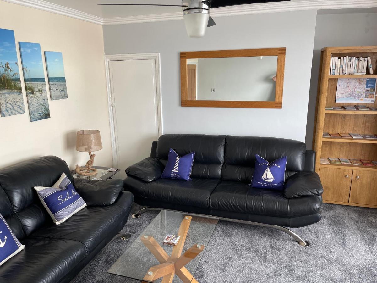 Harbour View Holiday Let - Entire 3 Bedroom Maisonette With Spectacular Harbour And Sea Front Views Sleeps 5 بريدلينغتون المظهر الخارجي الصورة